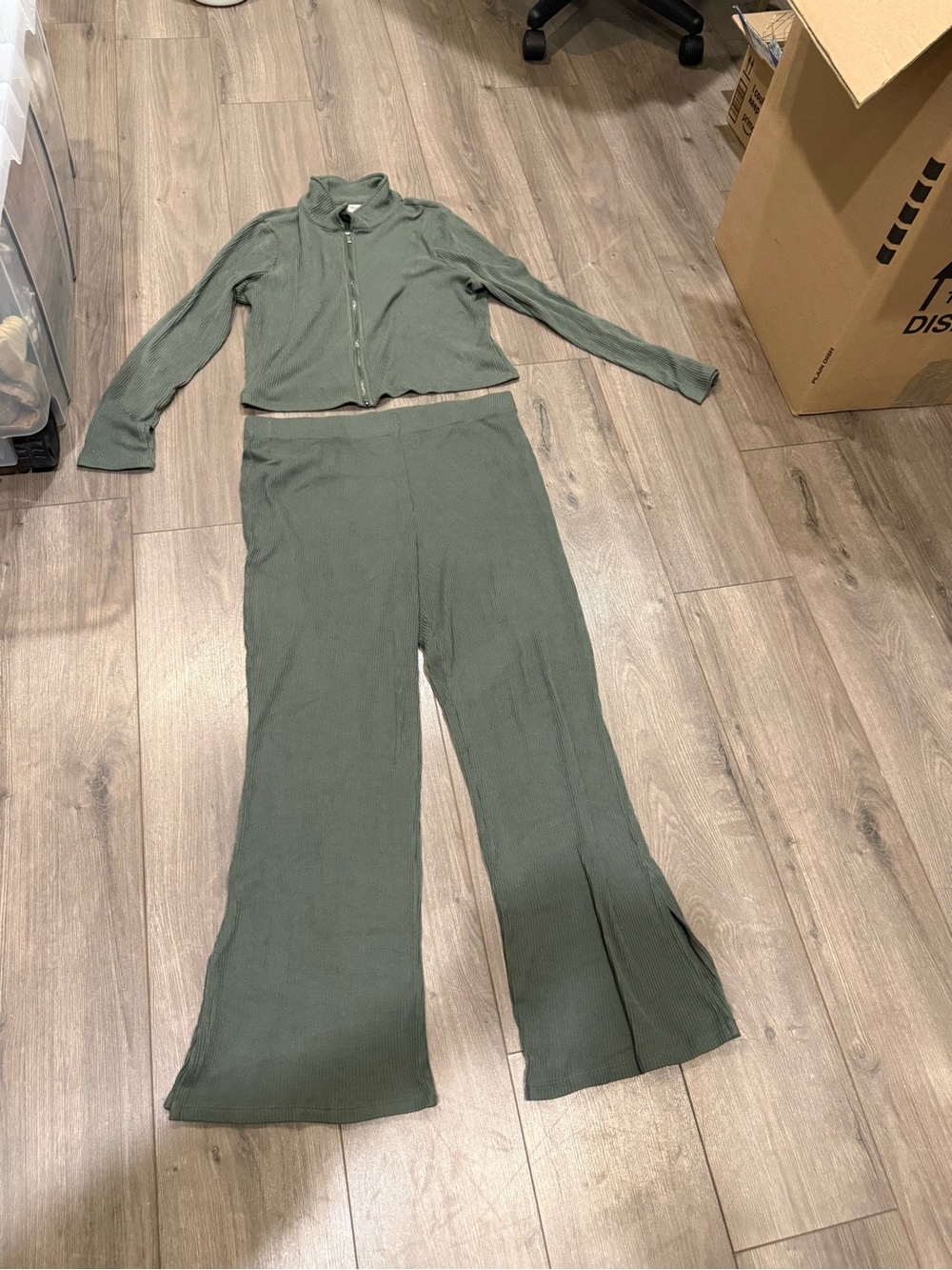 No Boundaries Olive Green Ribbed Wide-Leg Pants Set
